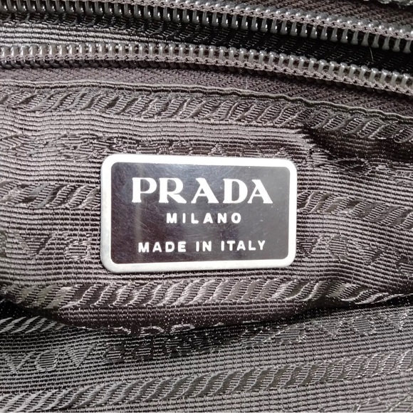 AUTHENTIC VINTAGE PRADA NYLON RED BAG - Picture 7 of 9